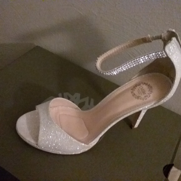 Wedding shoes - Picture 2 of 2